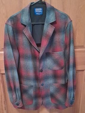 Pendleton Men's Plaid Shirt Jacket in Red and Gray